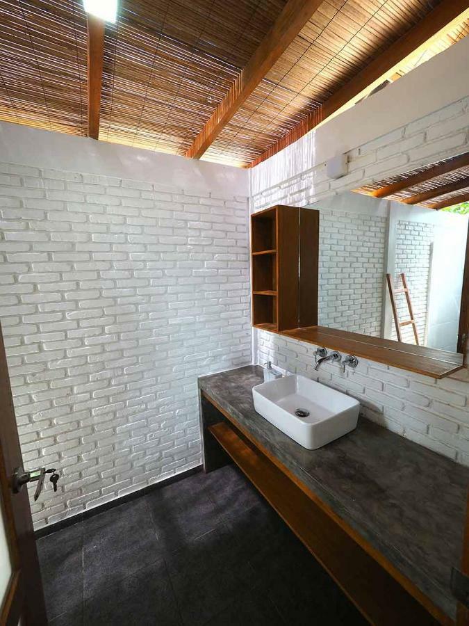 White Sands Beach Resort Lembeh Bitung Экстерьер фото